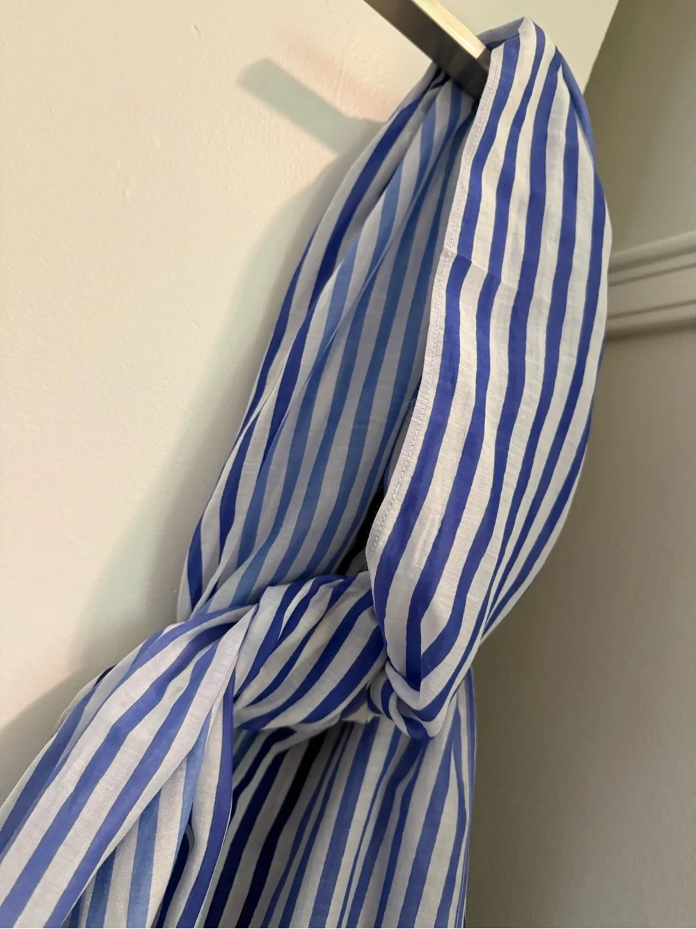 Vineyard Vines Women’s Blue & White Striped Scarf